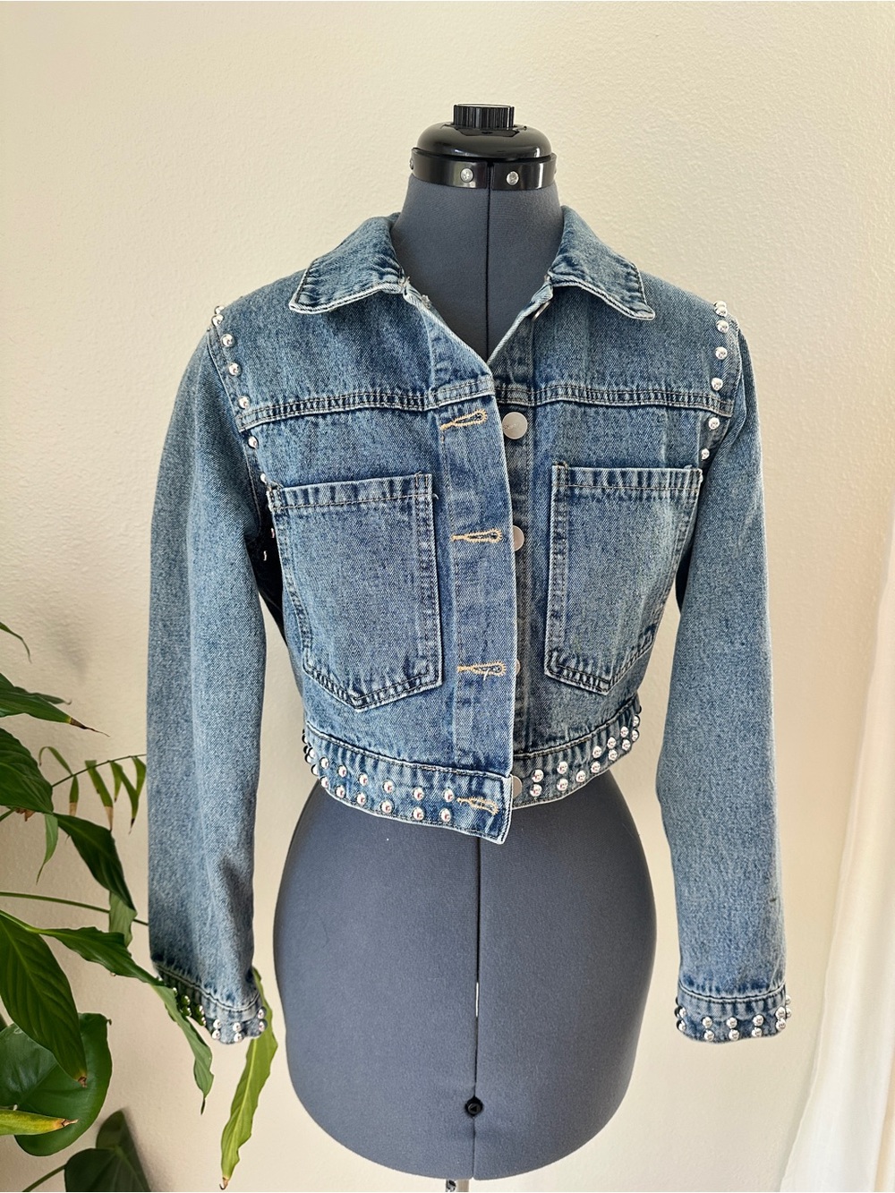 Cropped Studded Blue Denim Jacket